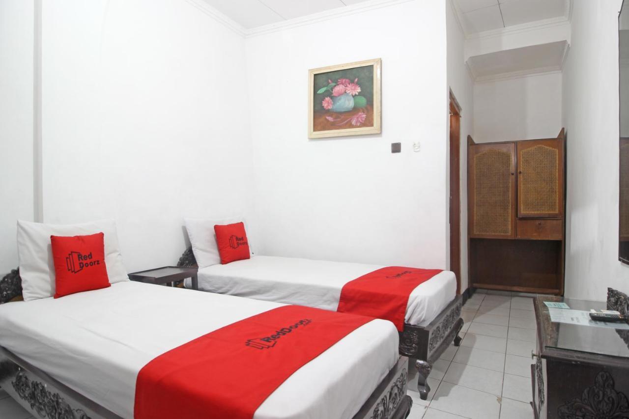 Reddoorz Plus @ Taman Siswa 3 Yogyakarta Exterior foto